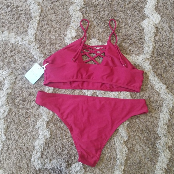 Bikini - Picture 2 of 2